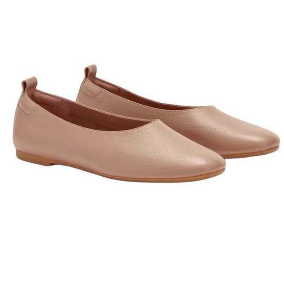 Everlane Shoes - EVERLANE Women’s The Day Glove Italian Leather Flats in tan -Size 7